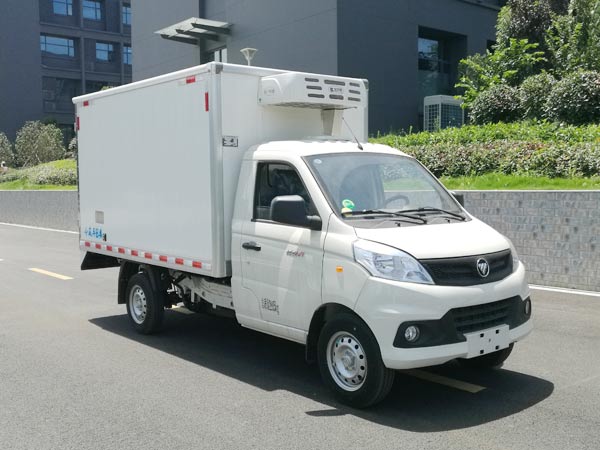 程力威牌CLW5030XLCB6型冷藏車